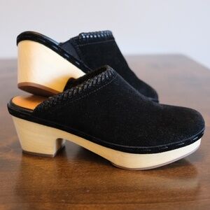 Frye and Co. Women's Size 6 Odessa Braid Mule Black Suede BOHO Wooden Clogs